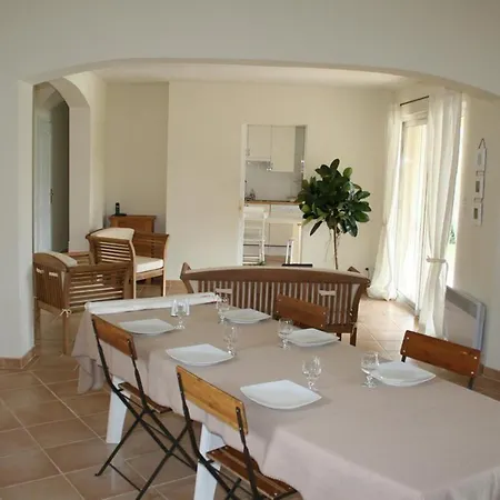 Belle Le Bastidon Holiday home *